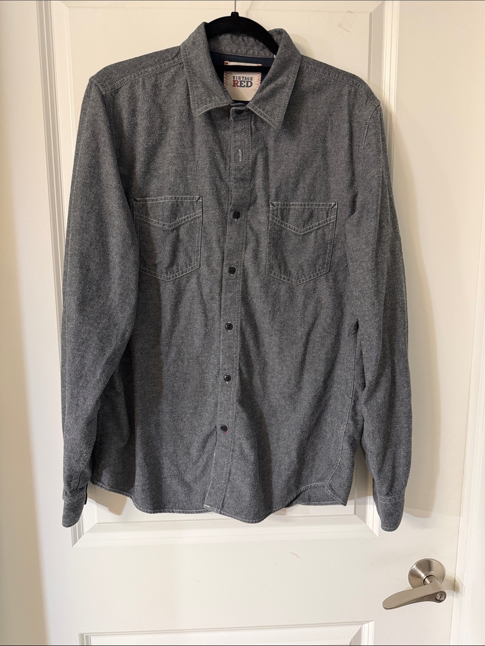 Vintage Red Men's Long-Sleeve Gray Button-Down Casual Shirt
